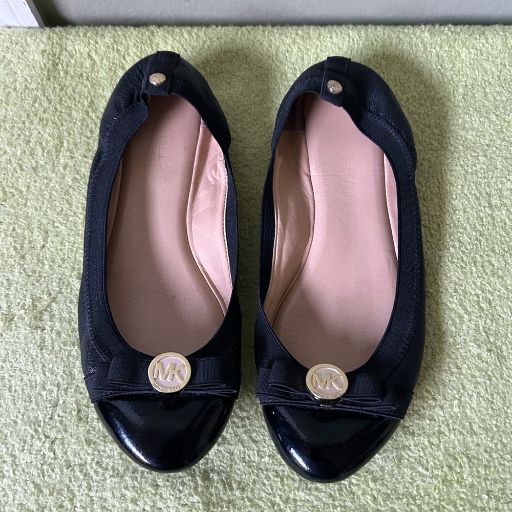 Michael Kors Cap Toe Ballet Flats w/Charm